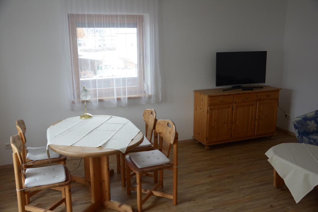Senner Appartements Umhausen Zimmer foto