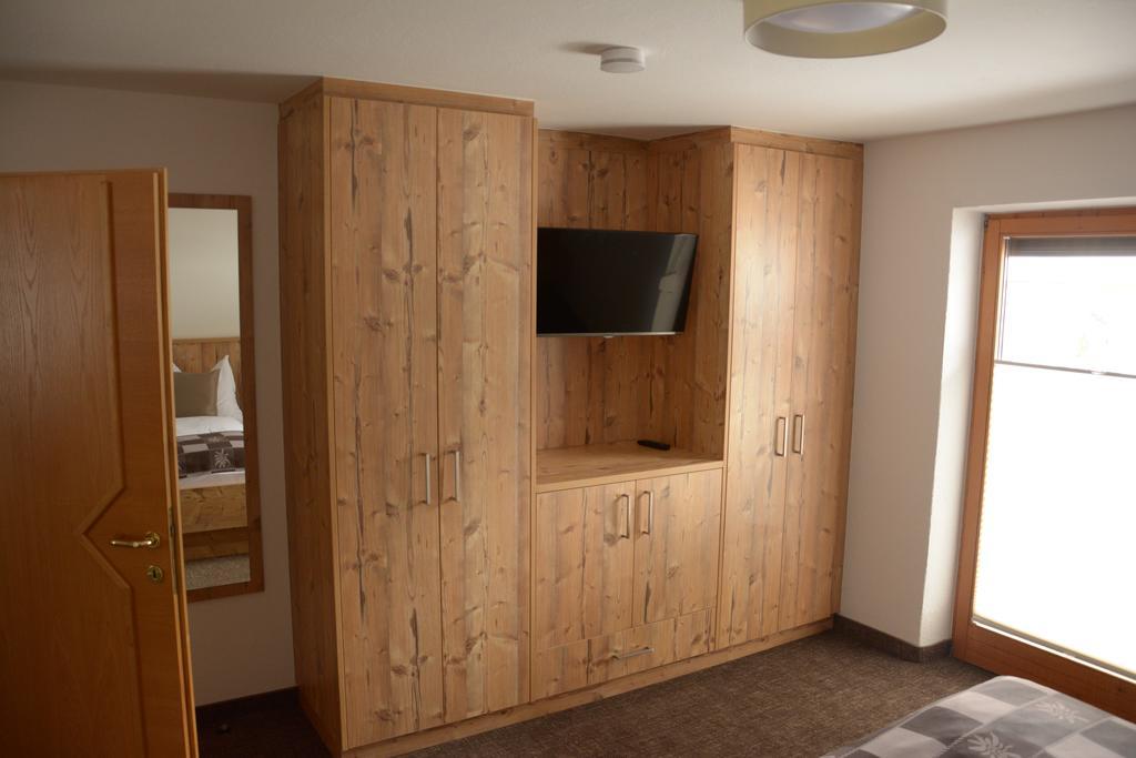 Senner Appartements Umhausen Zimmer foto